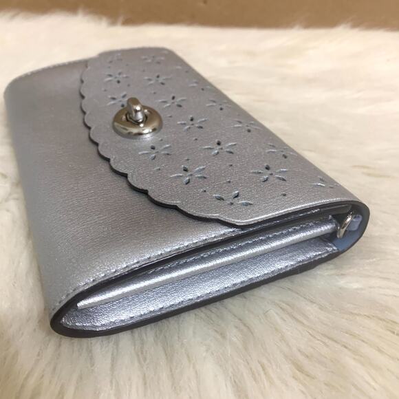 COACH Silver Laser Perforated Leather Turnlock Chain Strap Clutch XBody F58072 - Picture 2 of 16